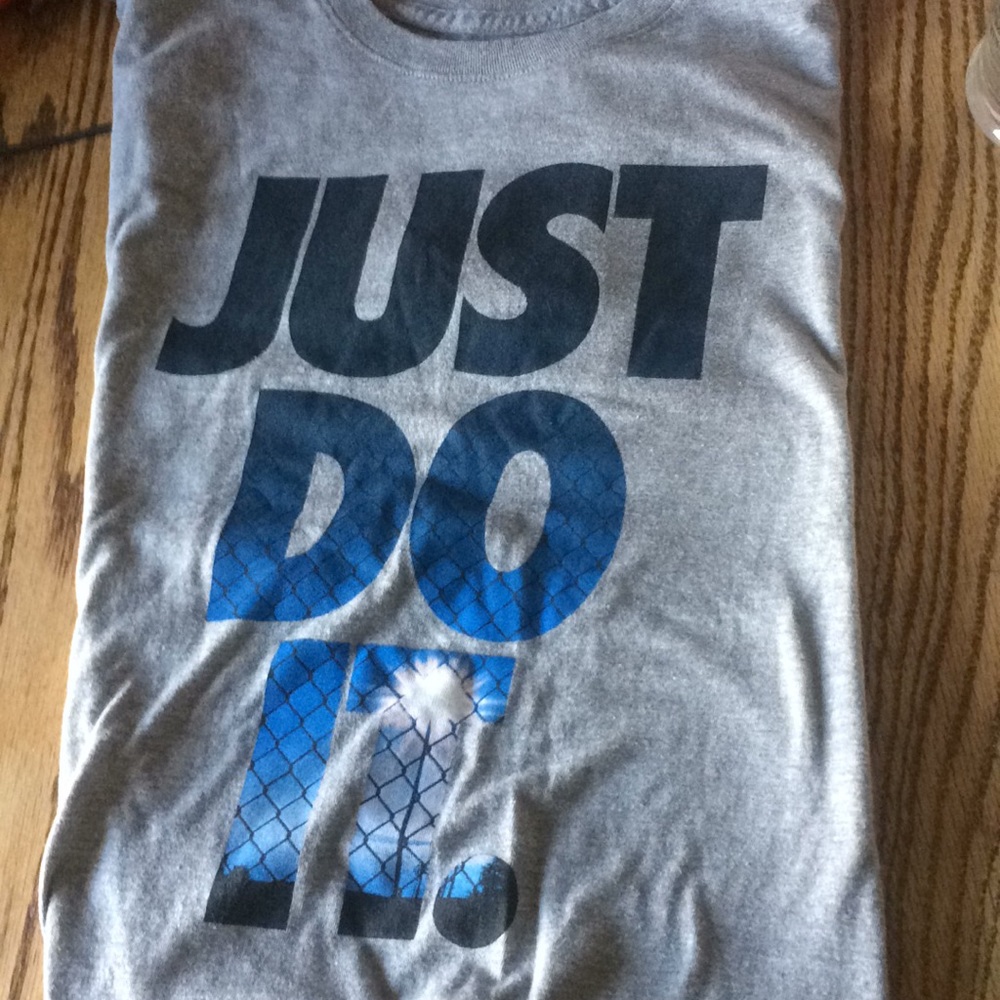 Men’s size small Nike top short sleeve used